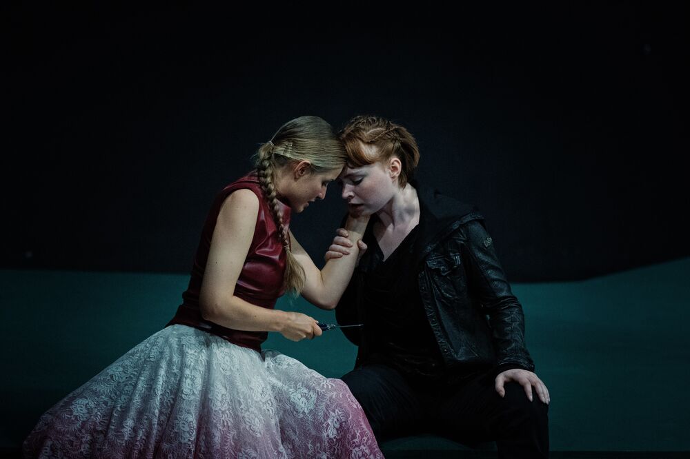 BTT - Akademietheater | DER DRACHE