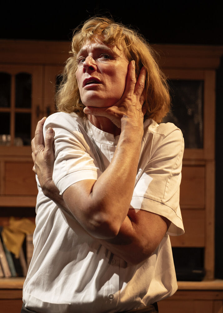 BTT - Münchner Kammerspiele | BEVOR ICH ES VERGESSE