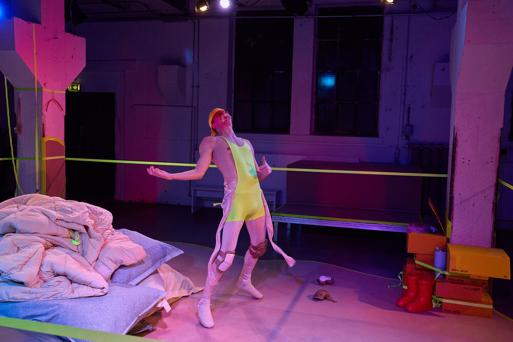 BTT - Netzwerk Münchner Theatertexter*innen | The Loom of it all